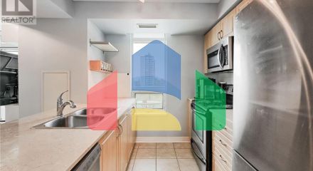 Residential - Single Family Home - Toronto, Canada - Canada