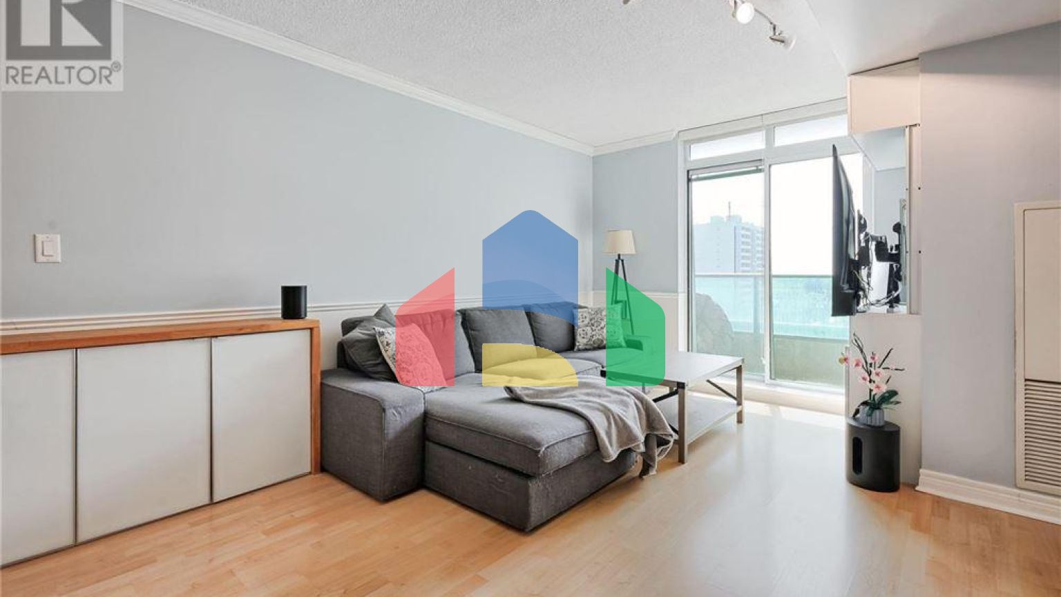 Residential - Single Family Home - Toronto, Canada - Canada