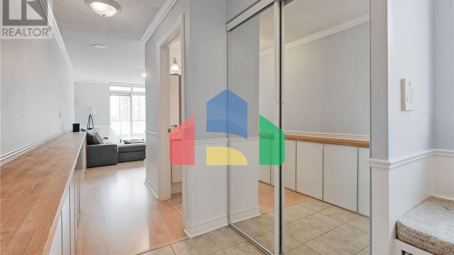 Residential - Single Family Home - Toronto, Canada - Canada