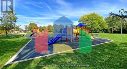 Residential - Single Family Home - Toronto, Canada - Canada