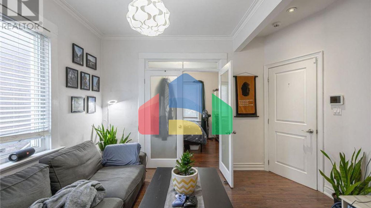 Residential - Single Family Home - Toronto, Canada - Canada