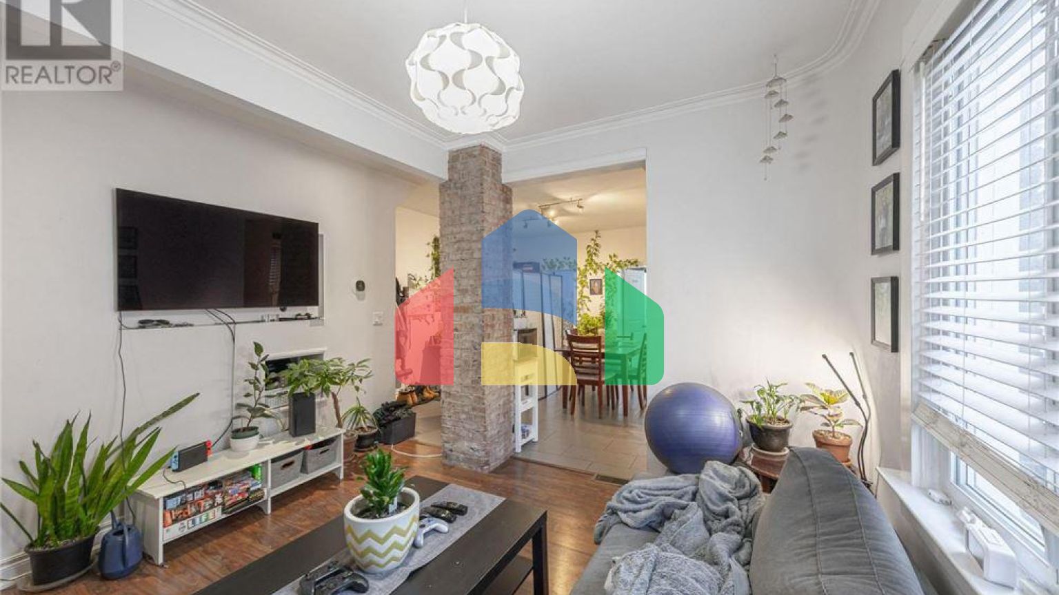 Residential - Single Family Home - Toronto, Canada - Canada