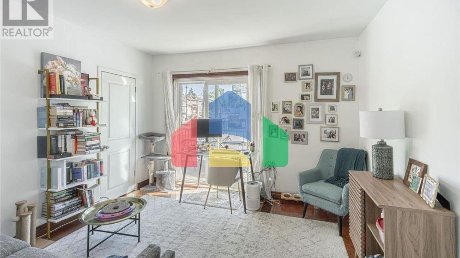 Residential - Single Family Home - Toronto, Canada - Canada