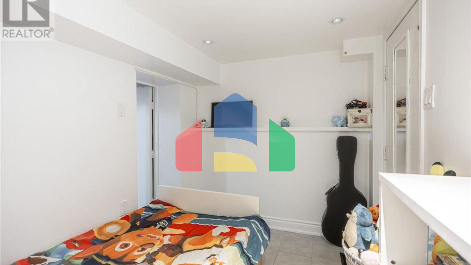 Residential - Single Family Home - Toronto, Canada - Canada