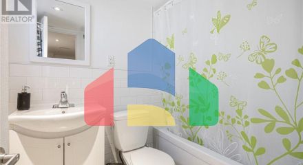 Residential - Single Family Home - Toronto, Canada - Canada