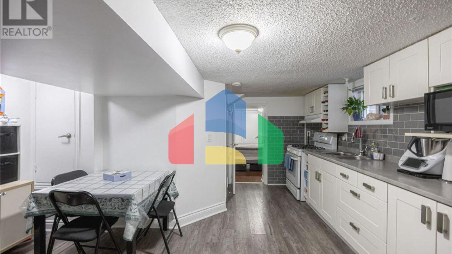 Residential - Single Family Home - Toronto, Canada - Canada