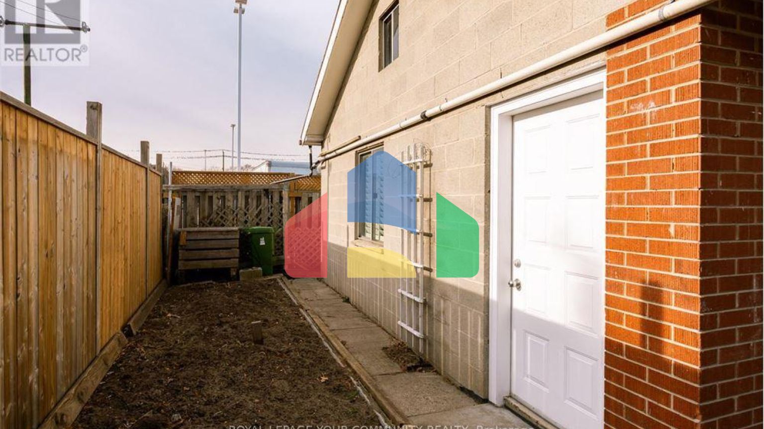 Residential - Single Family Home - Toronto, Canada - Canada