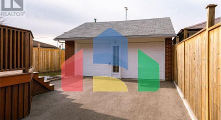 Residential - Single Family Home - Toronto, Canada - Canada