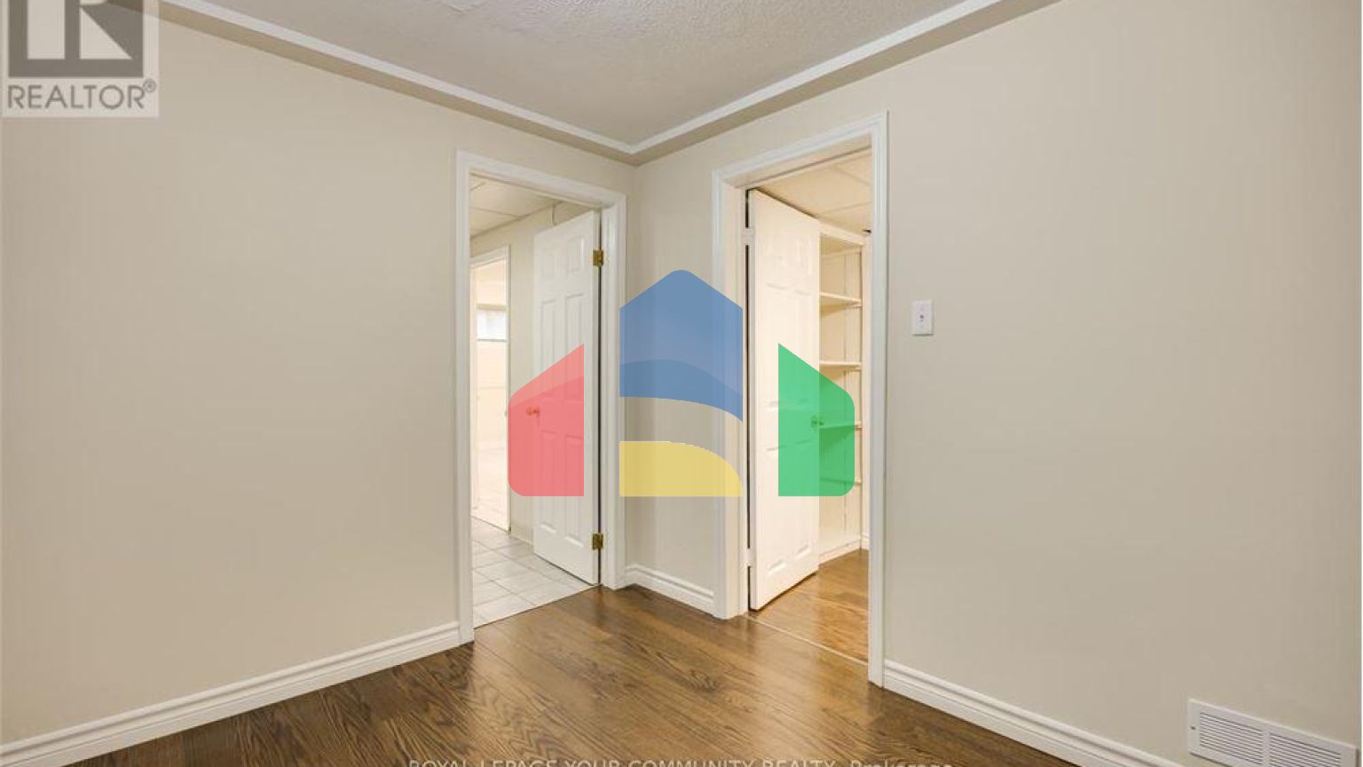 Residential - Single Family Home - Toronto, Canada - Canada