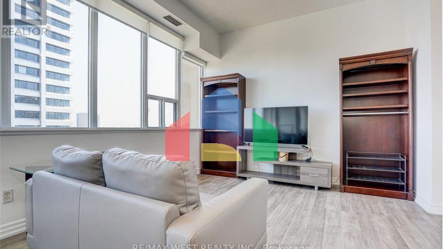 Residential - Single Family Home - Toronto, Canada - Canada