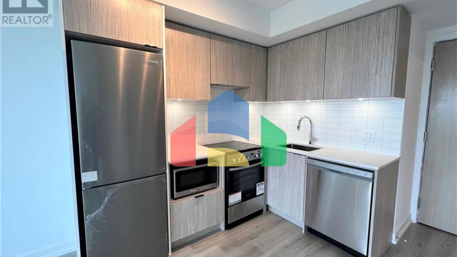 Residential - Single Family Home - Toronto, Canada - Canada