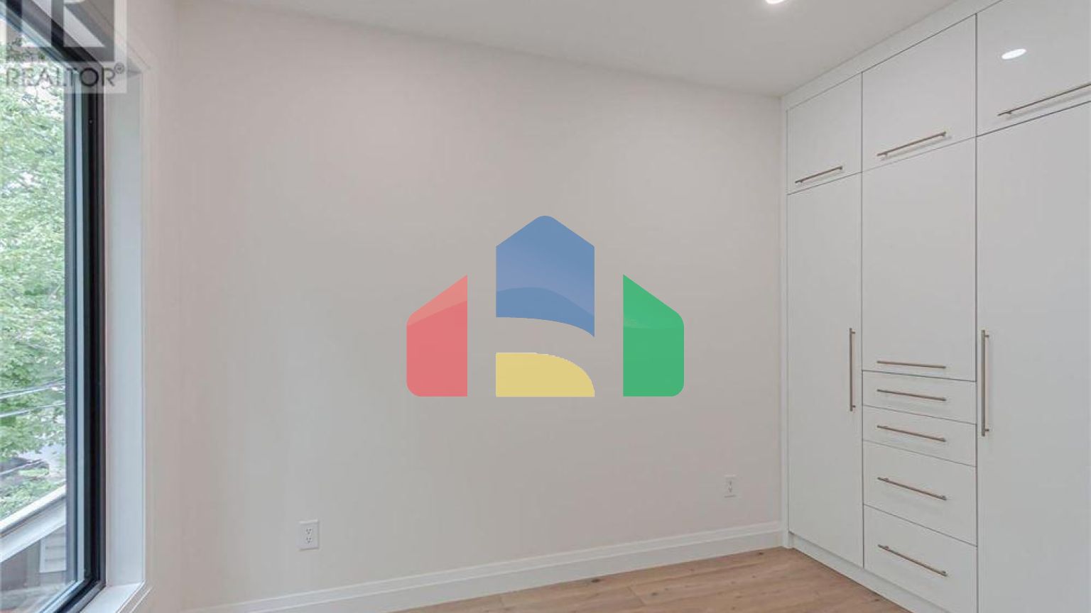 Residential - Single Family Home - Toronto, Canada - Canada