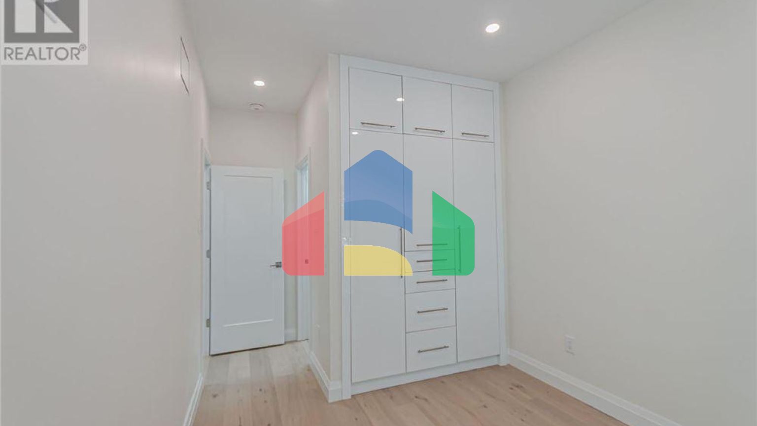 Residential - Single Family Home - Toronto, Canada - Canada