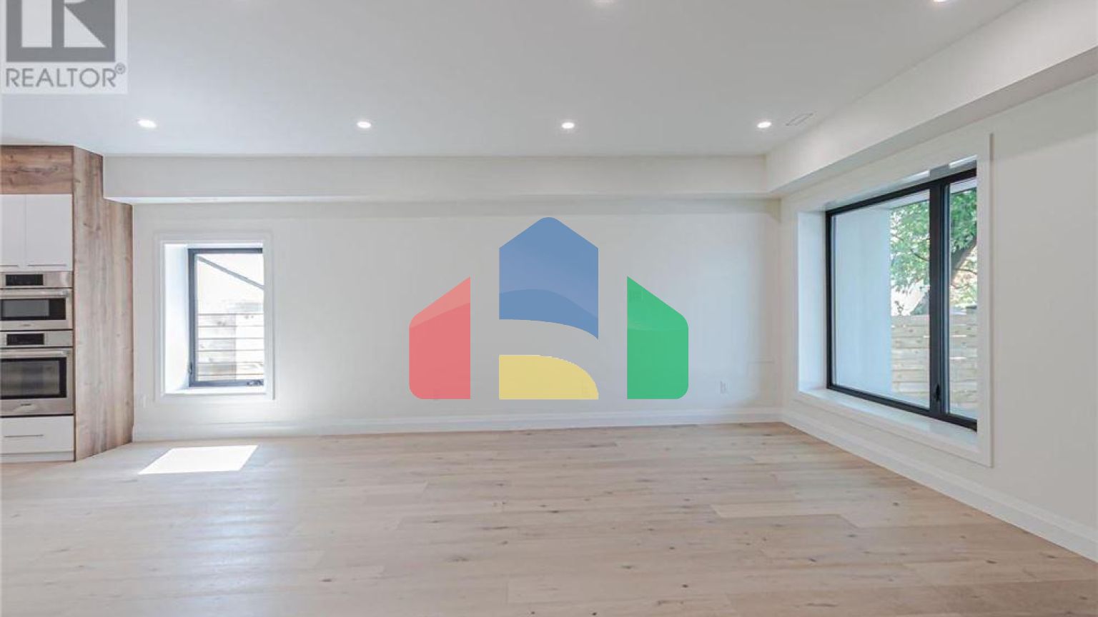 Residential - Single Family Home - Toronto, Canada - Canada