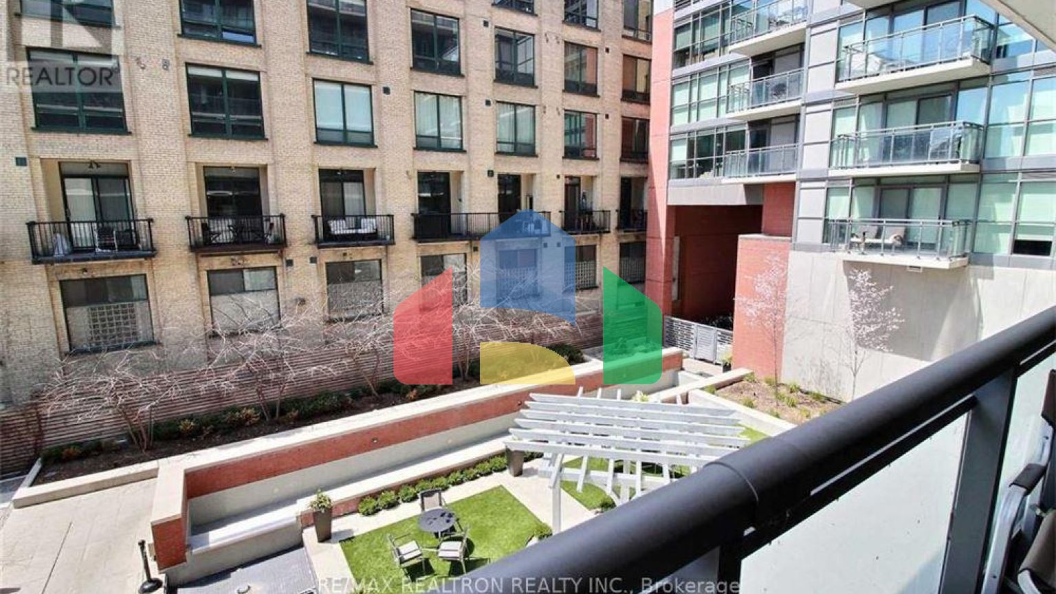 Residential - Condo/Apartment - Toronto, Canada - Canada