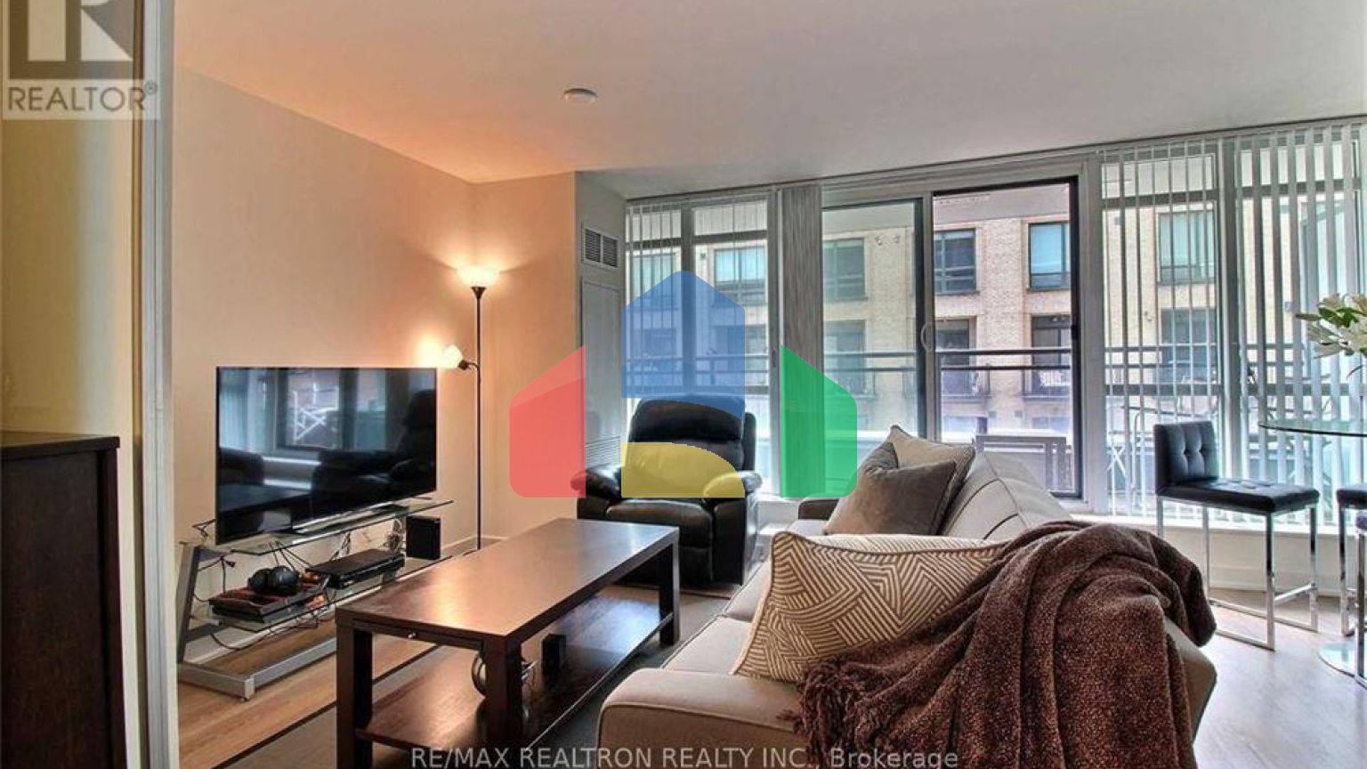 Residential - Condo/Apartment - Toronto, Canada - Canada