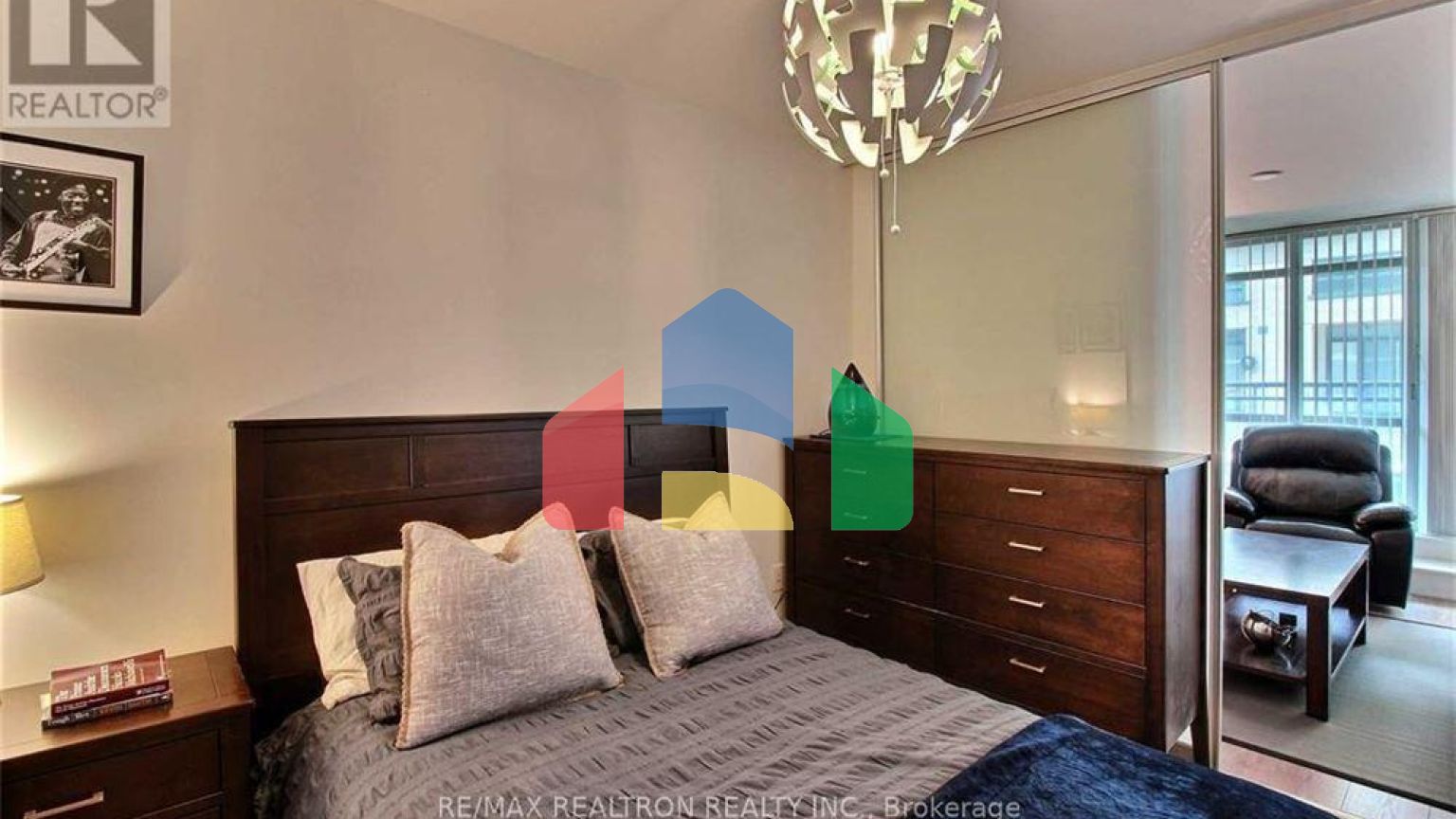 Residential - Condo/Apartment - Toronto, Canada - Canada