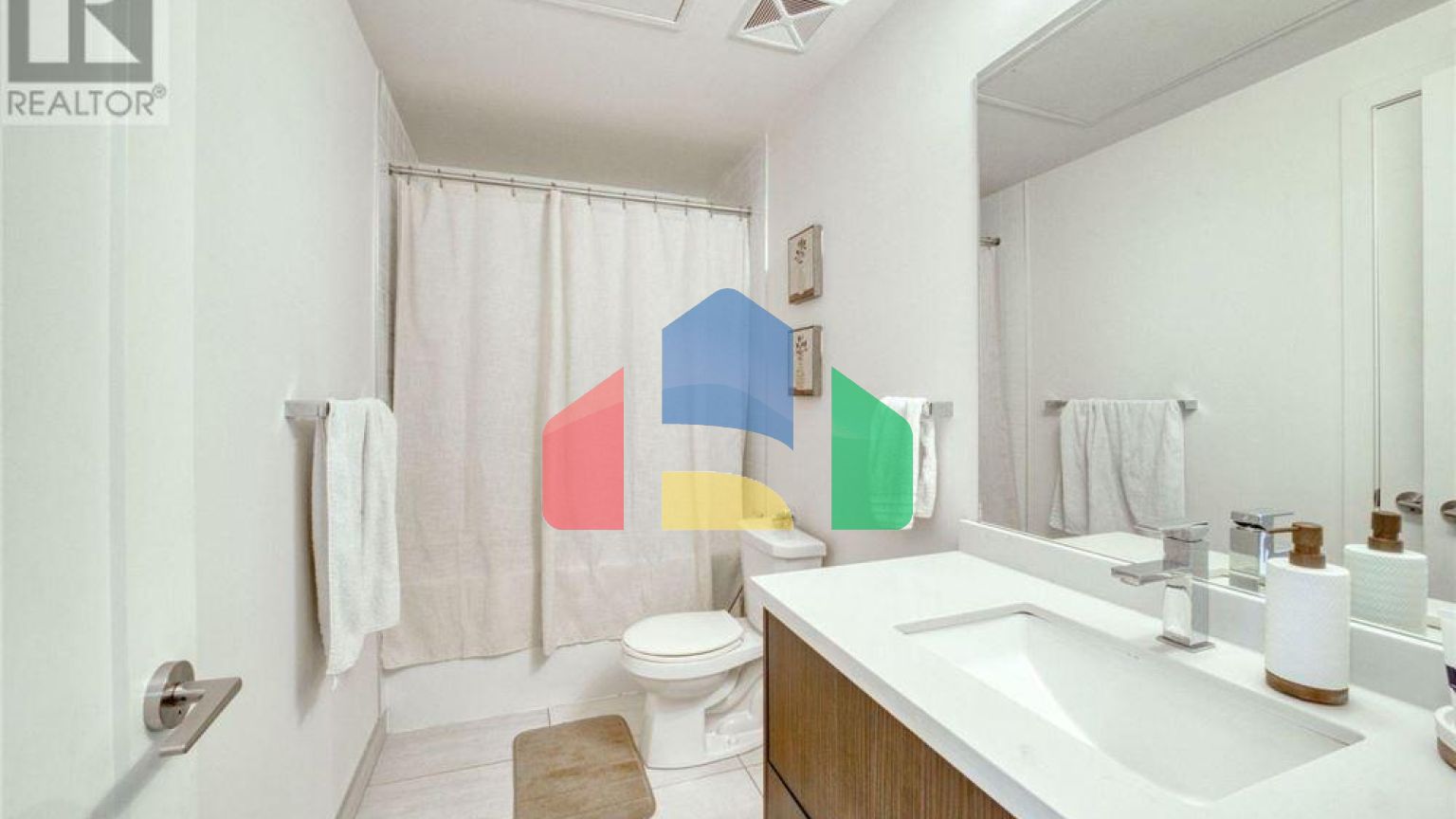 Residential - Single Family Home - Toronto, Canada - Canada