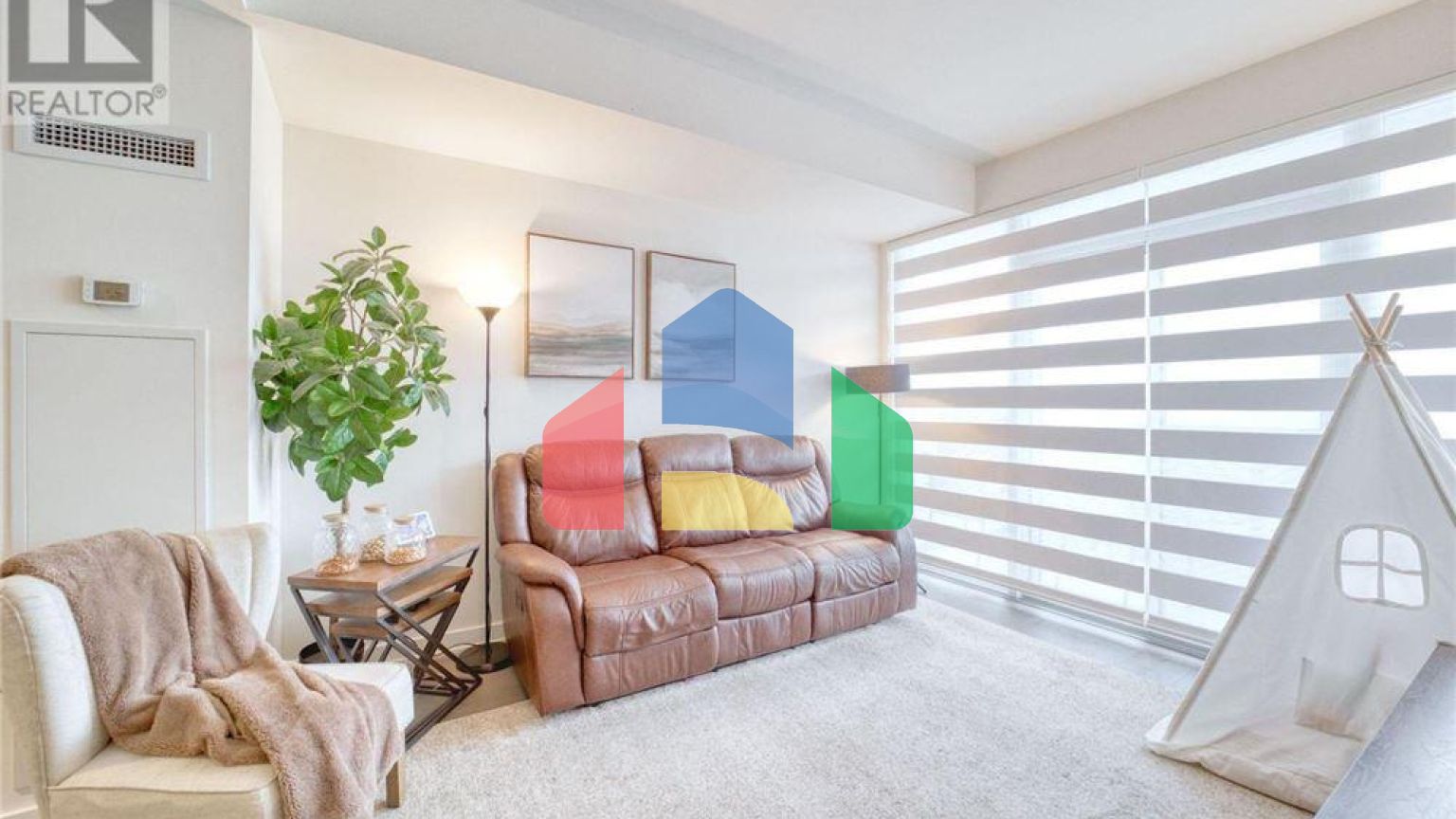 Residential - Single Family Home - Toronto, Canada - Canada