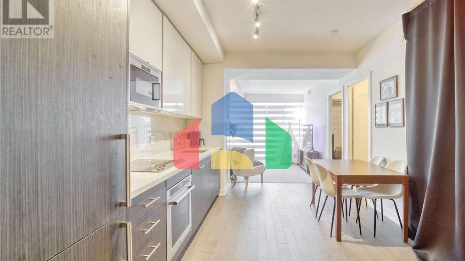 Residential - Single Family Home - Toronto, Canada - Canada