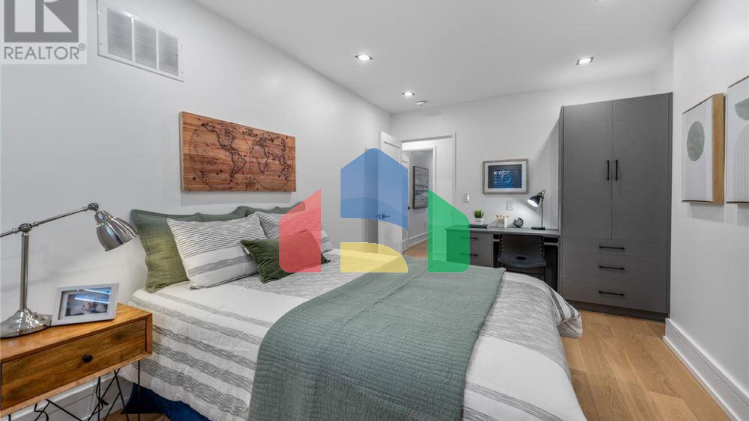 Residential - Single Family Home - Toronto, Canada - Canada