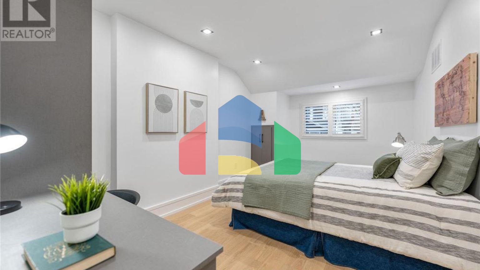 Residential - Single Family Home - Toronto, Canada - Canada