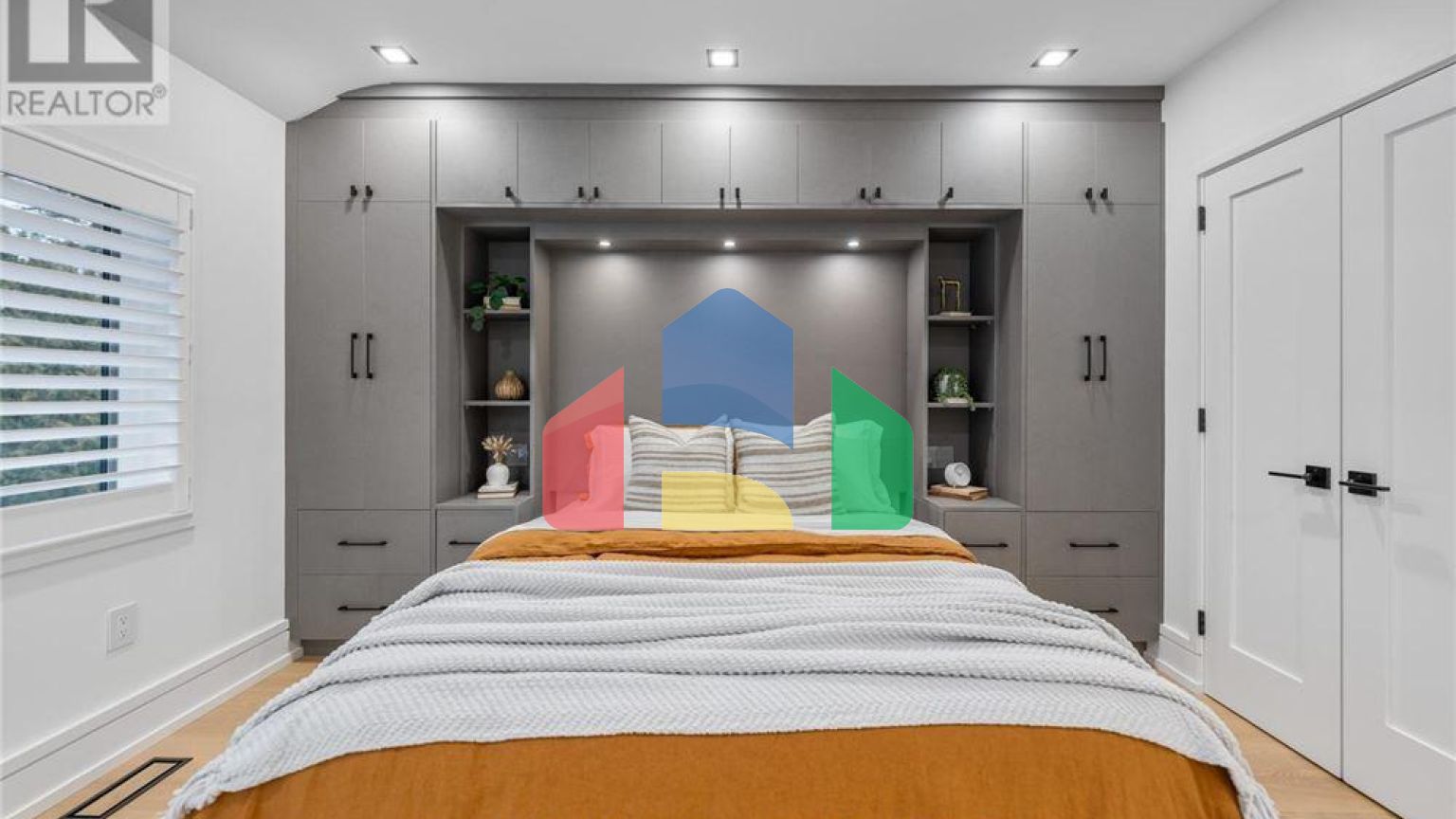 Residential - Single Family Home - Toronto, Canada - Canada