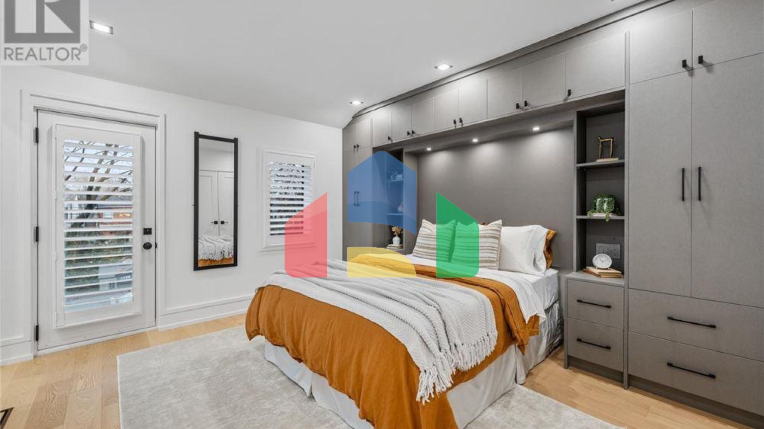 Residential - Single Family Home - Toronto, Canada - Canada