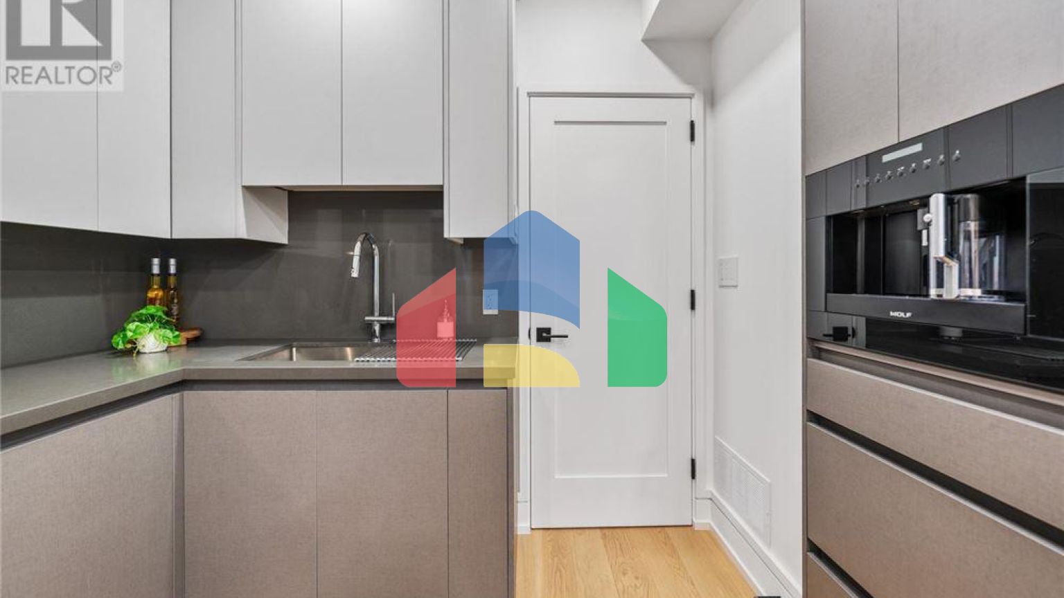 Residential - Single Family Home - Toronto, Canada - Canada