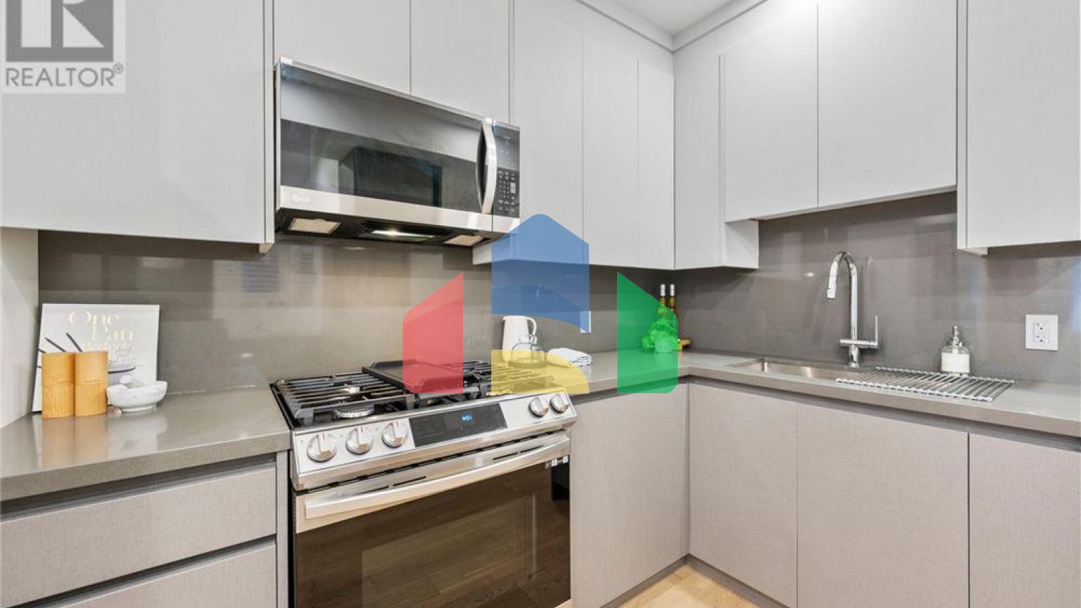 Residential - Single Family Home - Toronto, Canada - Canada