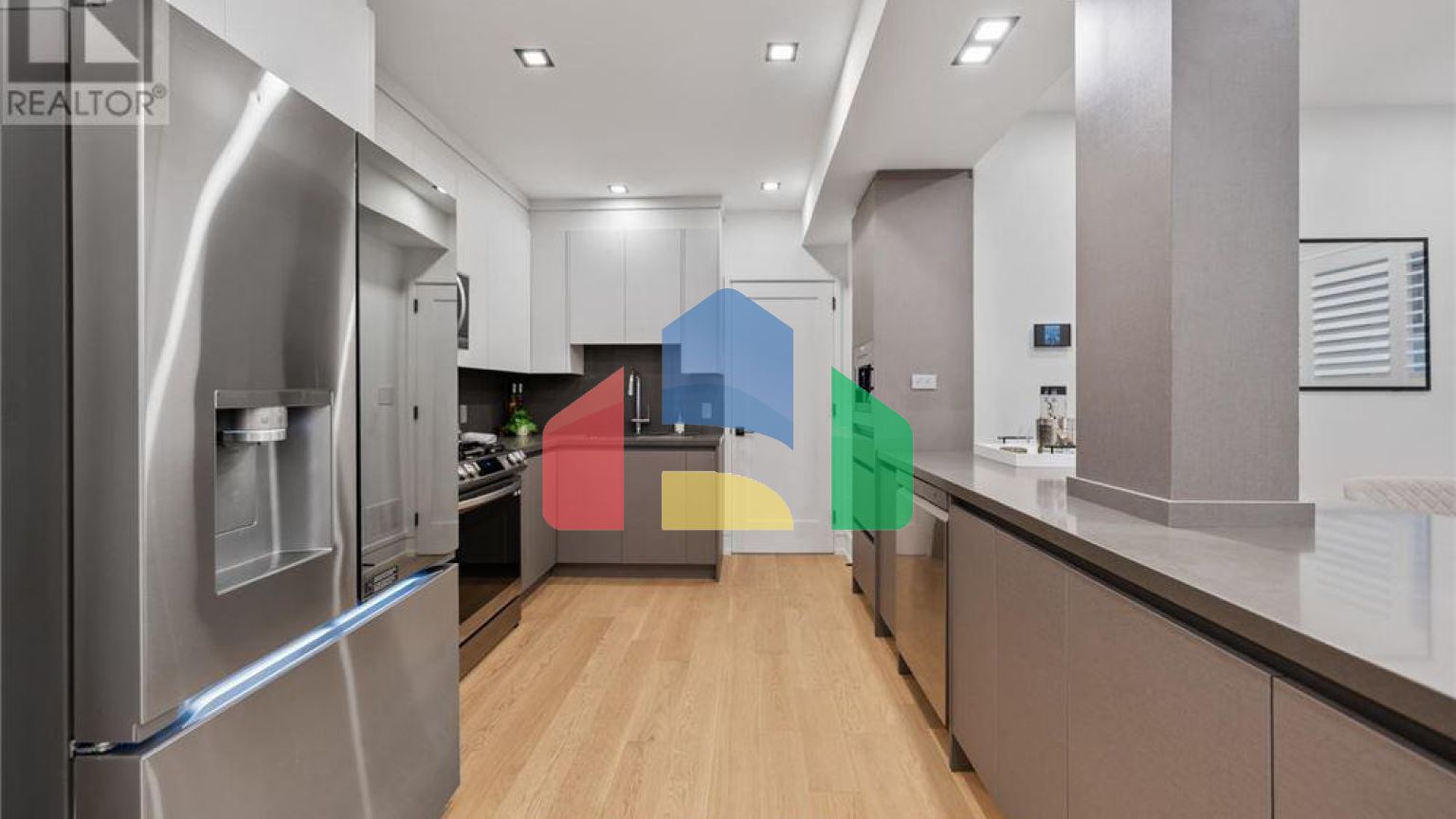 Residential - Single Family Home - Toronto, Canada - Canada