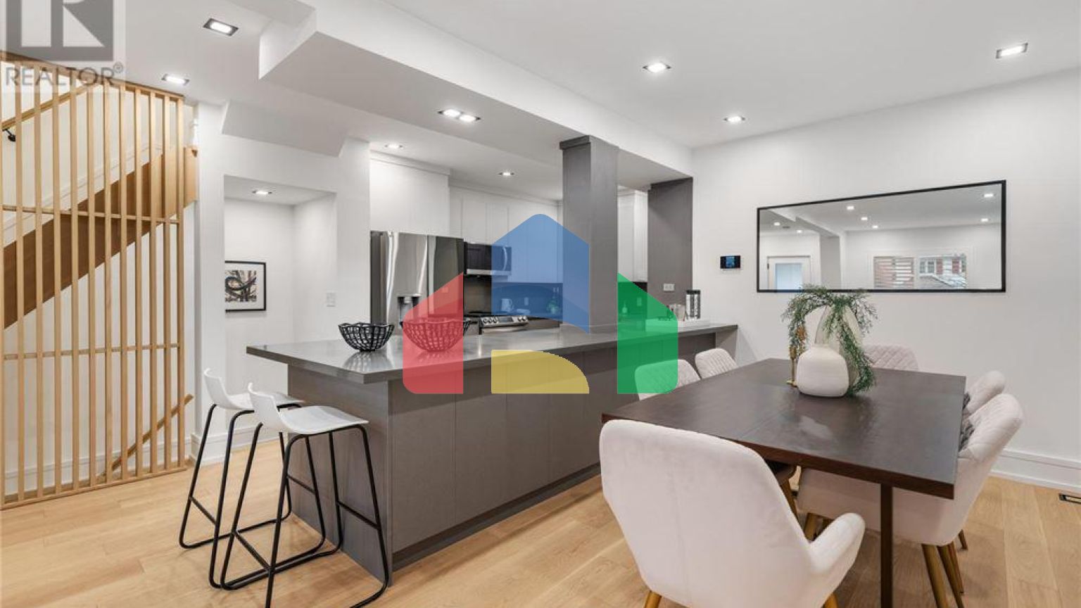 Residential - Single Family Home - Toronto, Canada - Canada