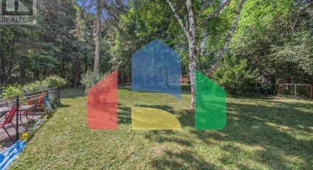 Residential - Single Family Home - Toronto, Canada - Canada