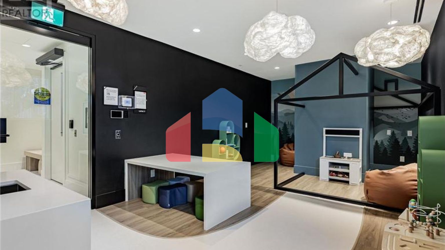 Residential - Single Family Home - Toronto, Canada - Canada