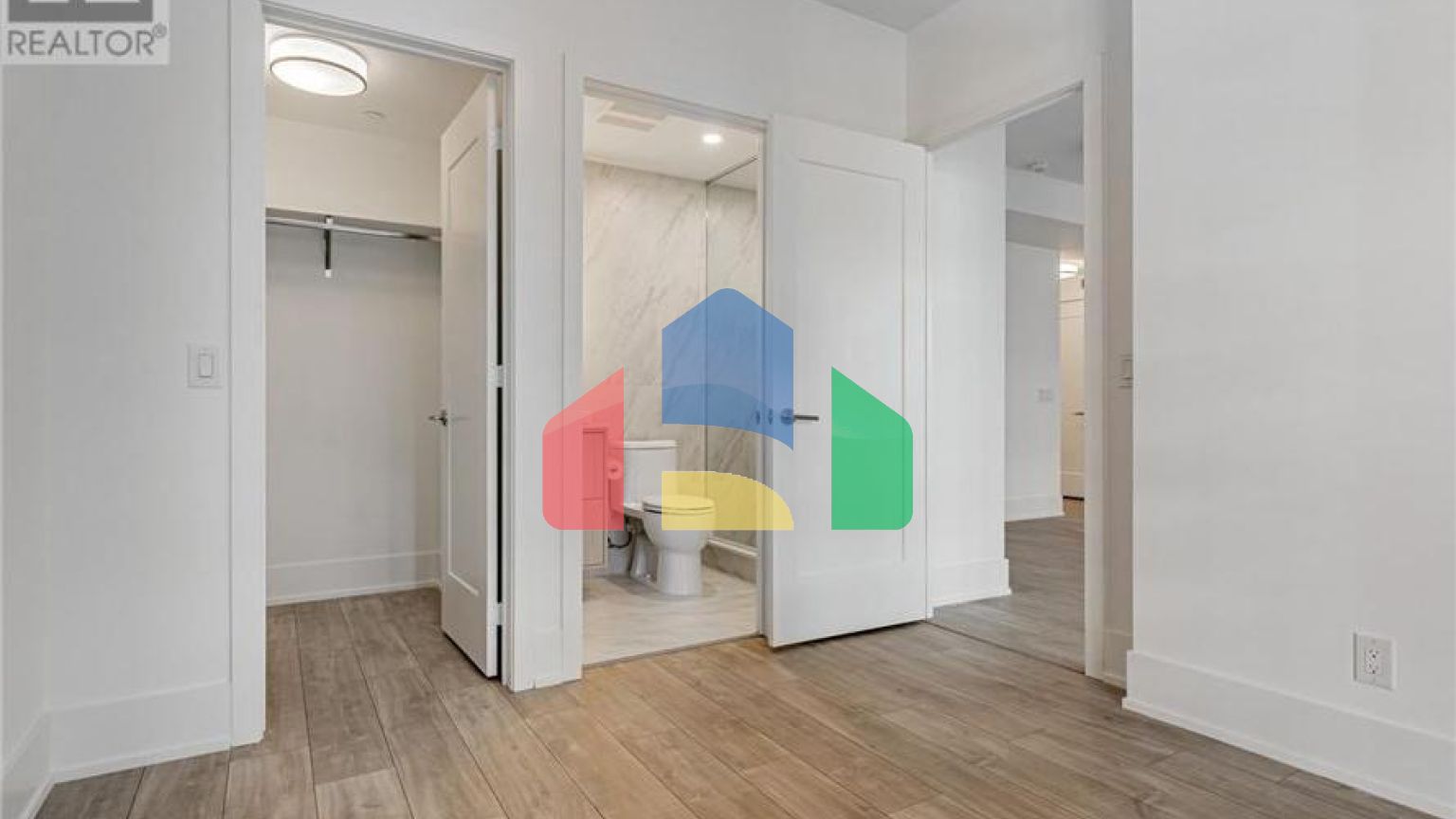 Residential - Single Family Home - Toronto, Canada - Canada