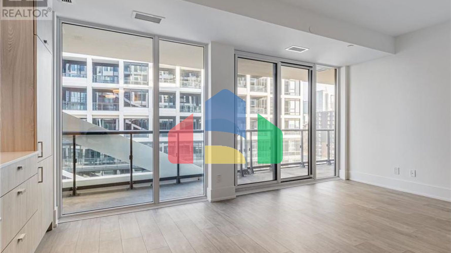 Residential - Single Family Home - Toronto, Canada - Canada