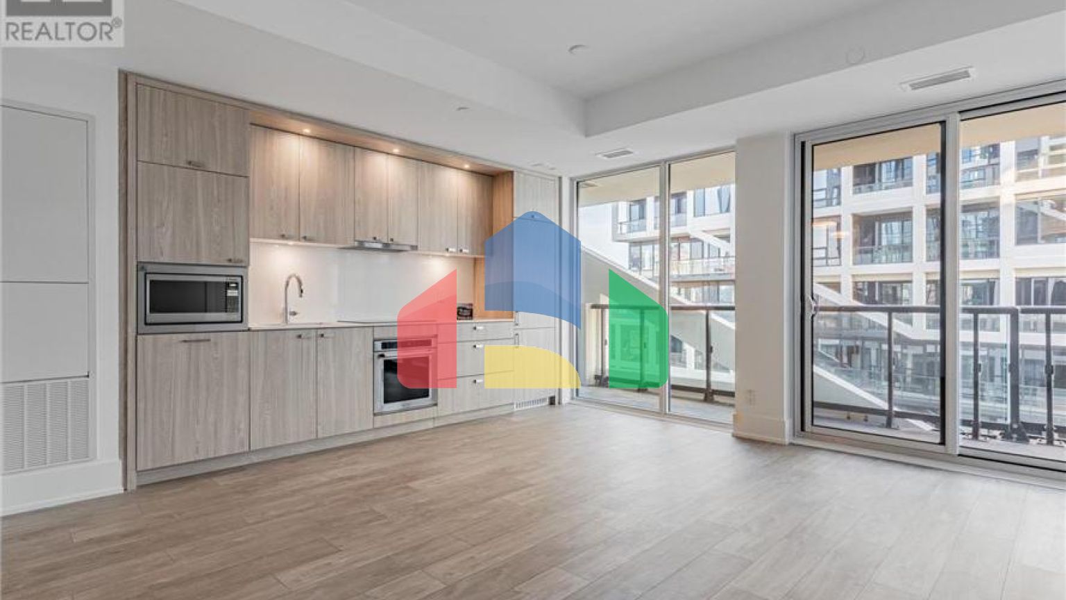 Residential - Single Family Home - Toronto, Canada - Canada