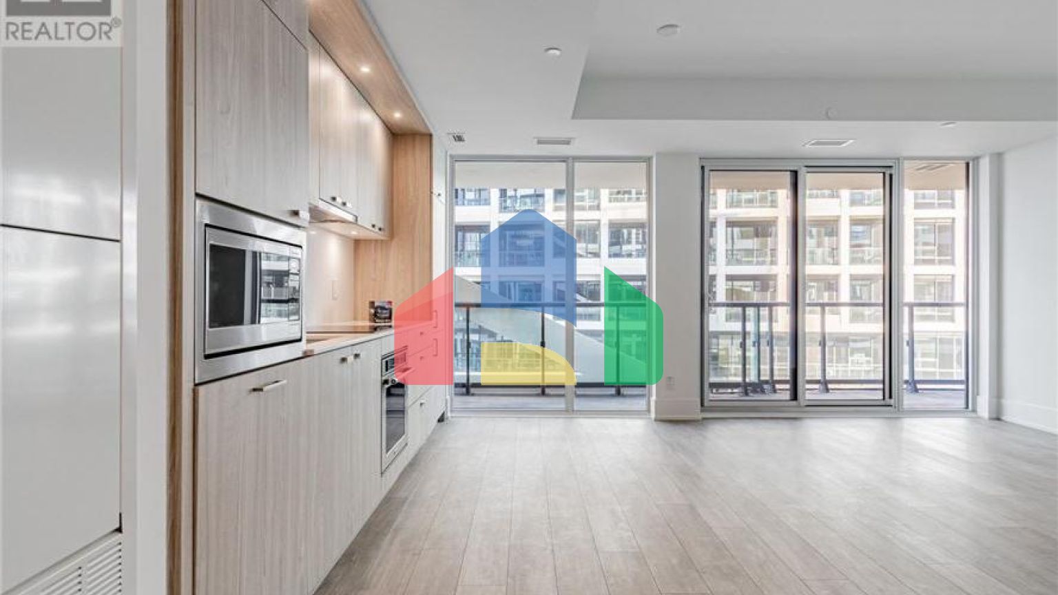 Residential - Single Family Home - Toronto, Canada - Canada