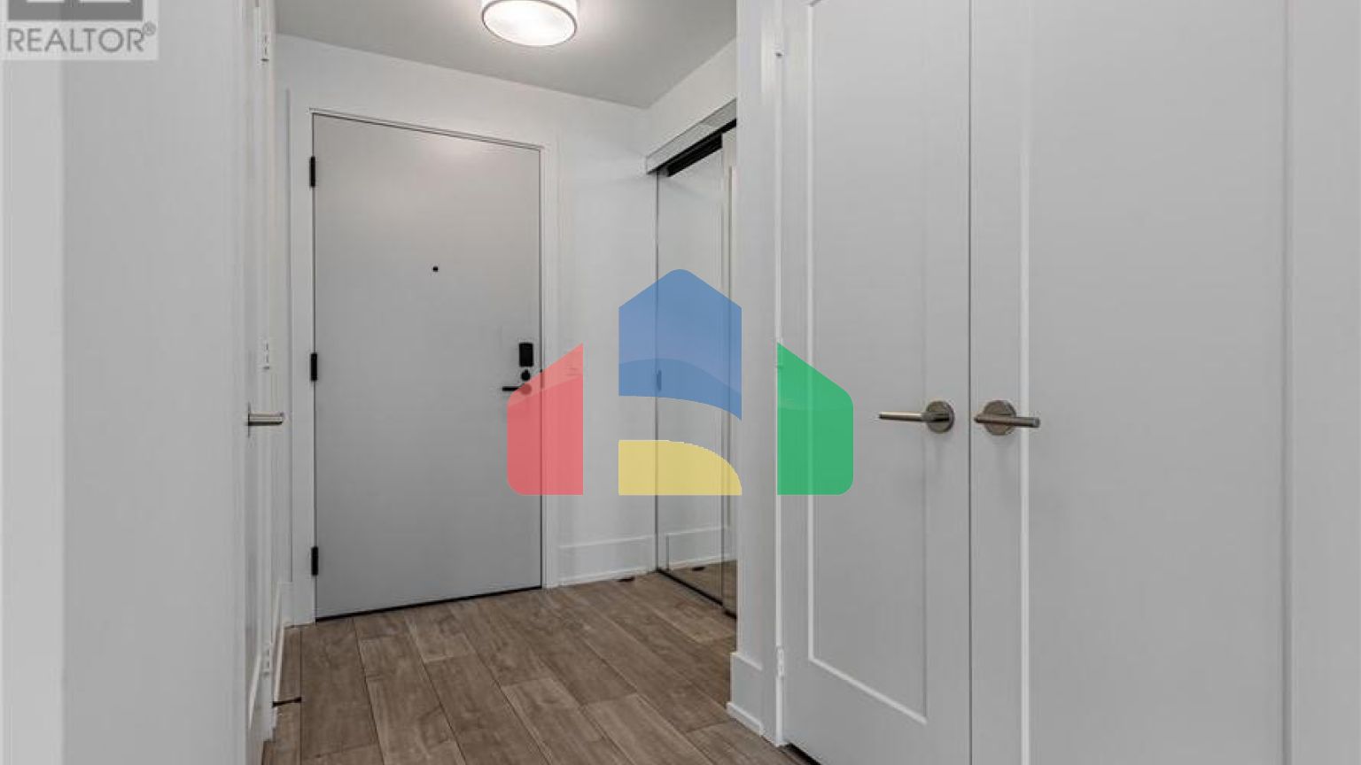 Residential - Single Family Home - Toronto, Canada - Canada