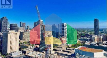 Residential - Single Family Home - Toronto, Canada - Canada