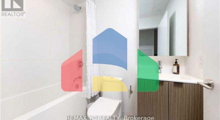 Residential - Single Family Home - Toronto, Canada - Canada