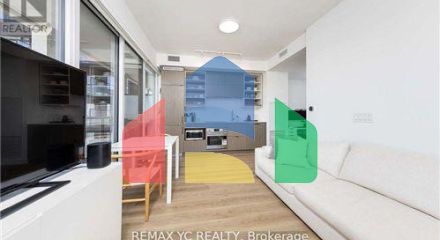 Residential - Single Family Home - Toronto, Canada - Canada