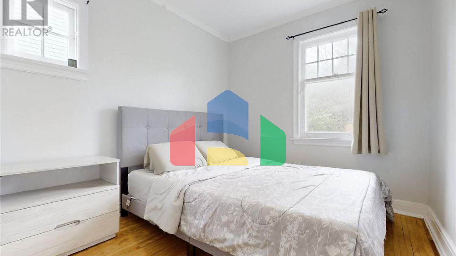 Residential - Single Family Home - Toronto, Canada - Canada