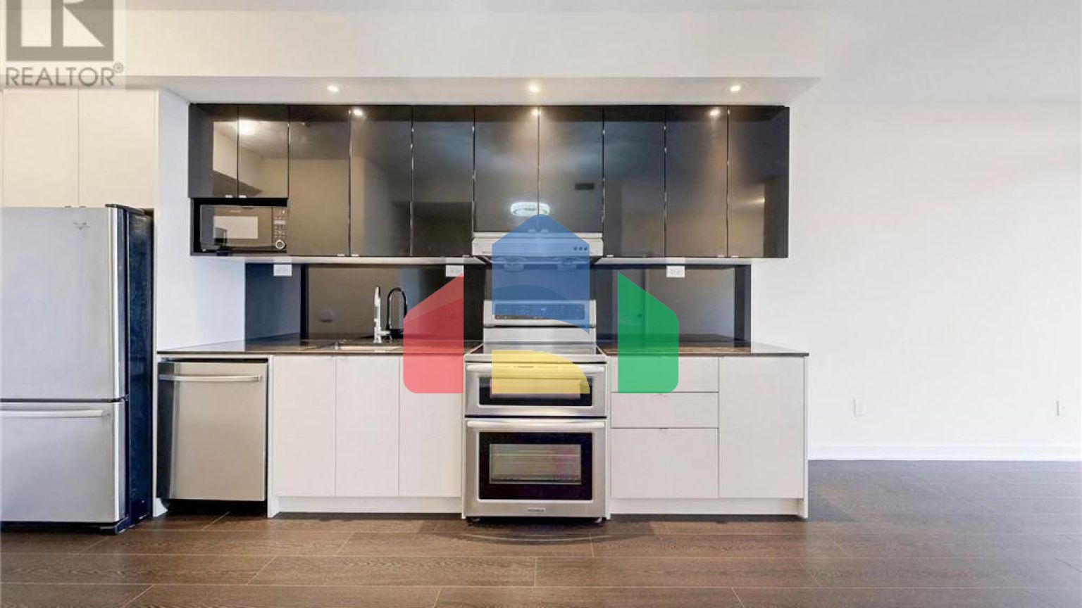 Residential - Single Family Home - Toronto, Canada - Canada