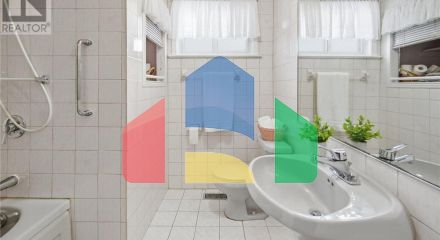 Residential - Single Family Home - Toronto, Canada - Canada