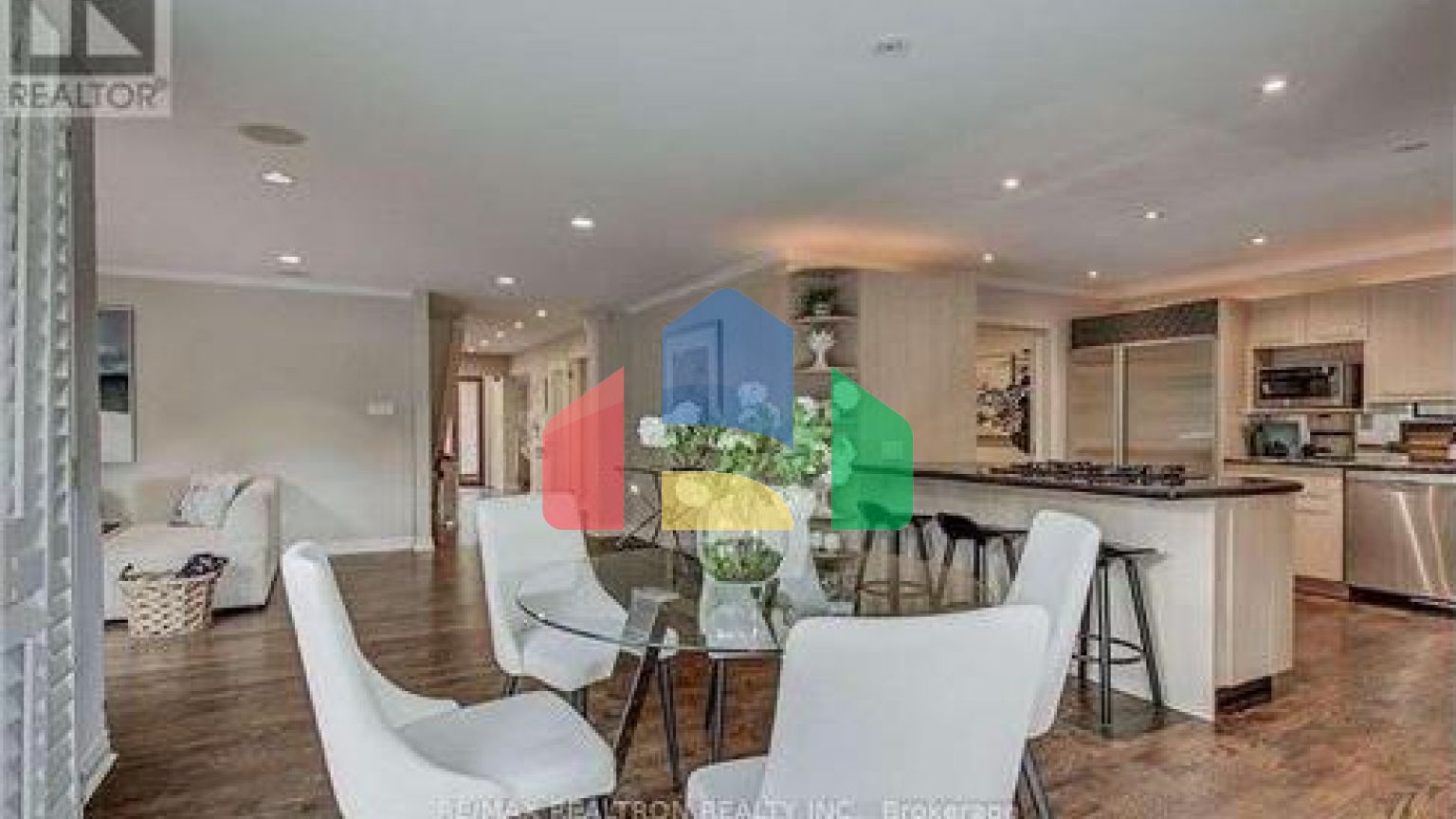 Residential - Single Family Home - Toronto, Canada - Canada