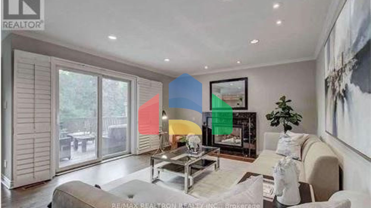 Residential - Single Family Home - Toronto, Canada - Canada