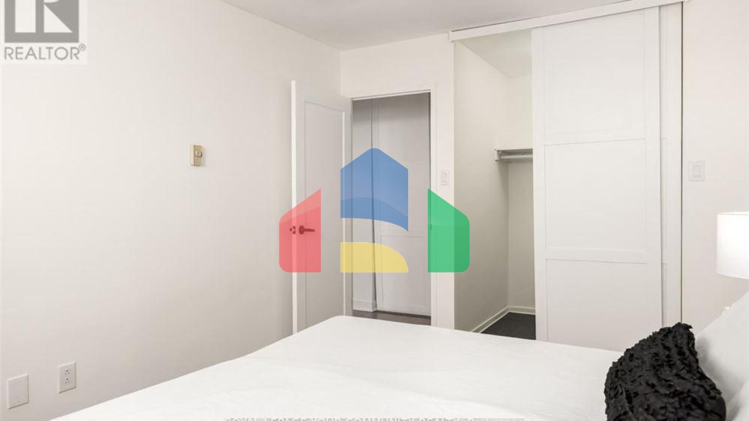 Residential - Condo/Apartment - Toronto, Canada - Canada