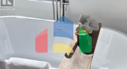 Residential - Single Family Home - Toronto, Canada - Canada