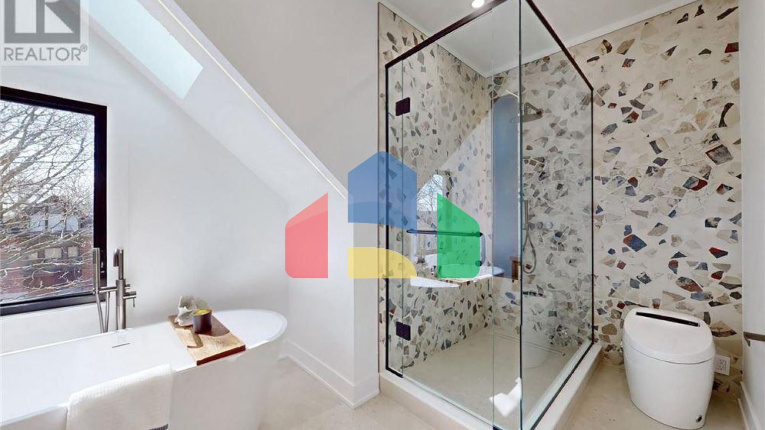 Residential - Single Family Home - Toronto, Canada - Canada